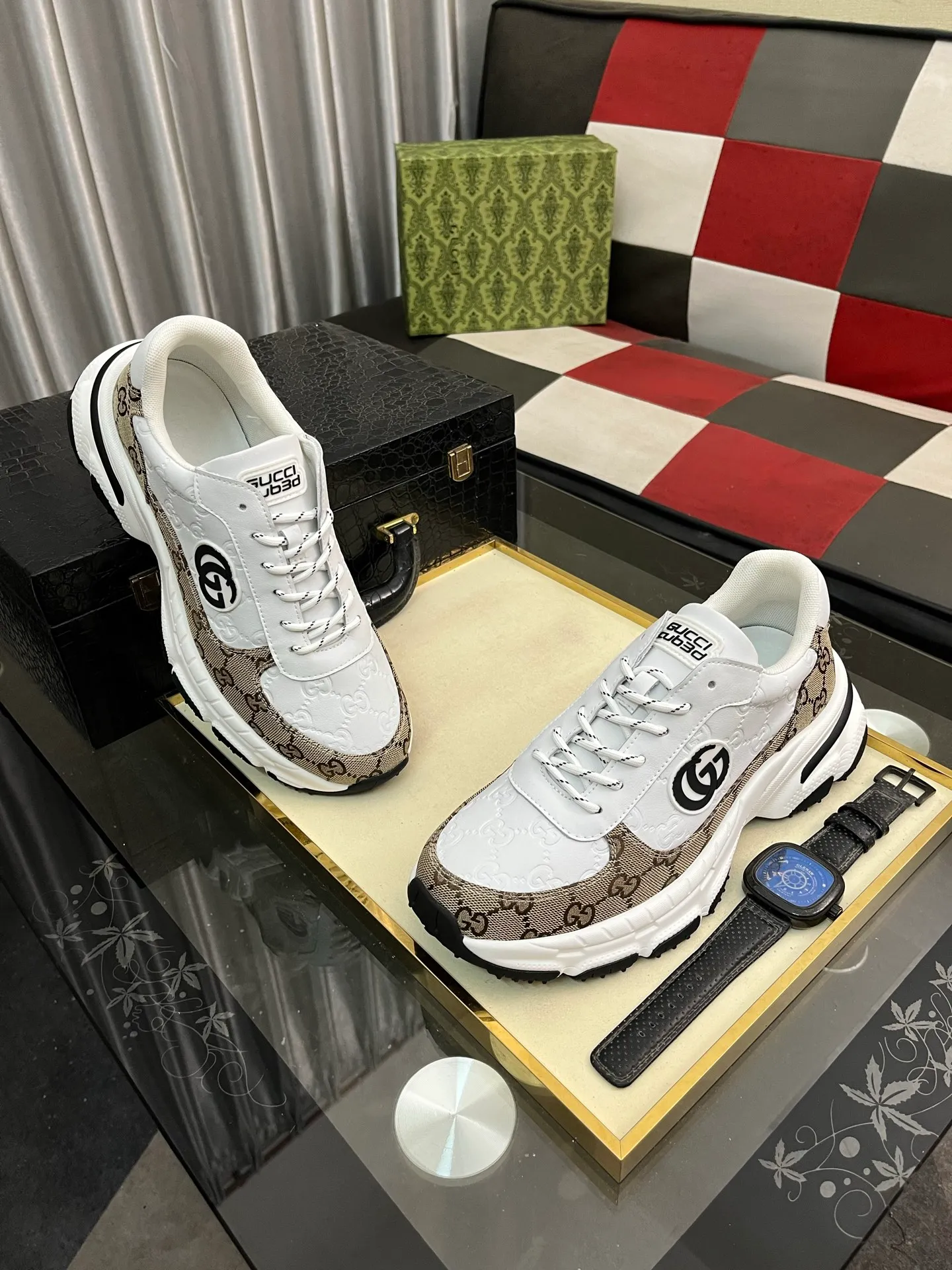 Men's Men's Shoes 💰458⌚️⌚️【GUCCI】Gucci men's latest white shoe series casual shoes! The official website is built 1:1. Upper: Made of imported cowhide, with electric embroidery ➕Inner lining: Made of high-quality first-layer pigskin, soft and comfortable. Picky material selection and exquisite workmanship give you the best enjoyment. Size: 38-44. 3️⃣colors available